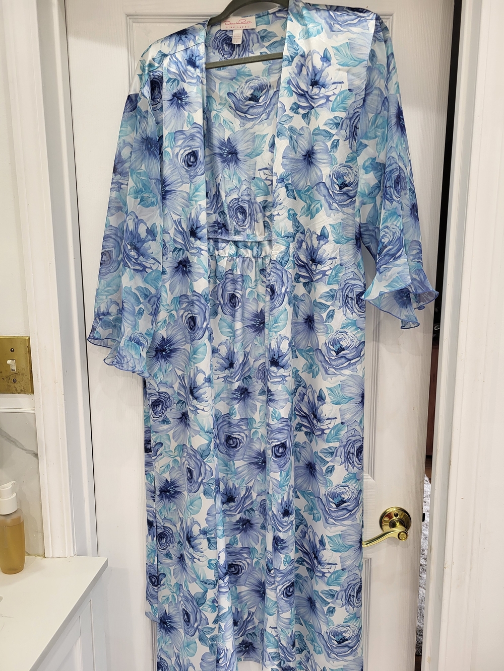 Oscar De La Renta Floral Blue & Aqua Long Kimono Robe. Pink Label.